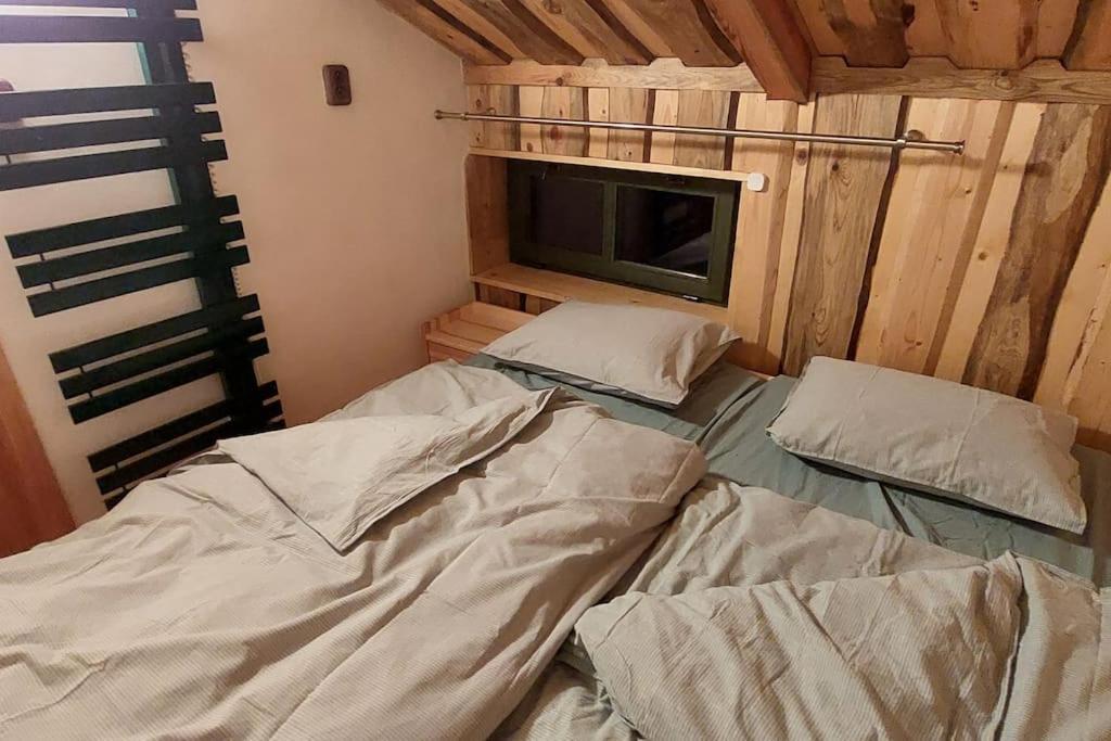 Chalet Boruvka - Biofarma Na Samote V Lesich Benesov  Exterior foto